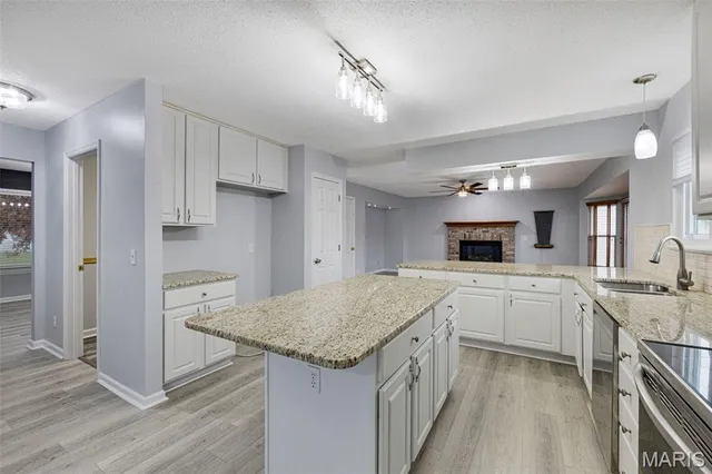 $425,000 | 6 Covered Wagon Trail Court, St. Peters, MO 63376