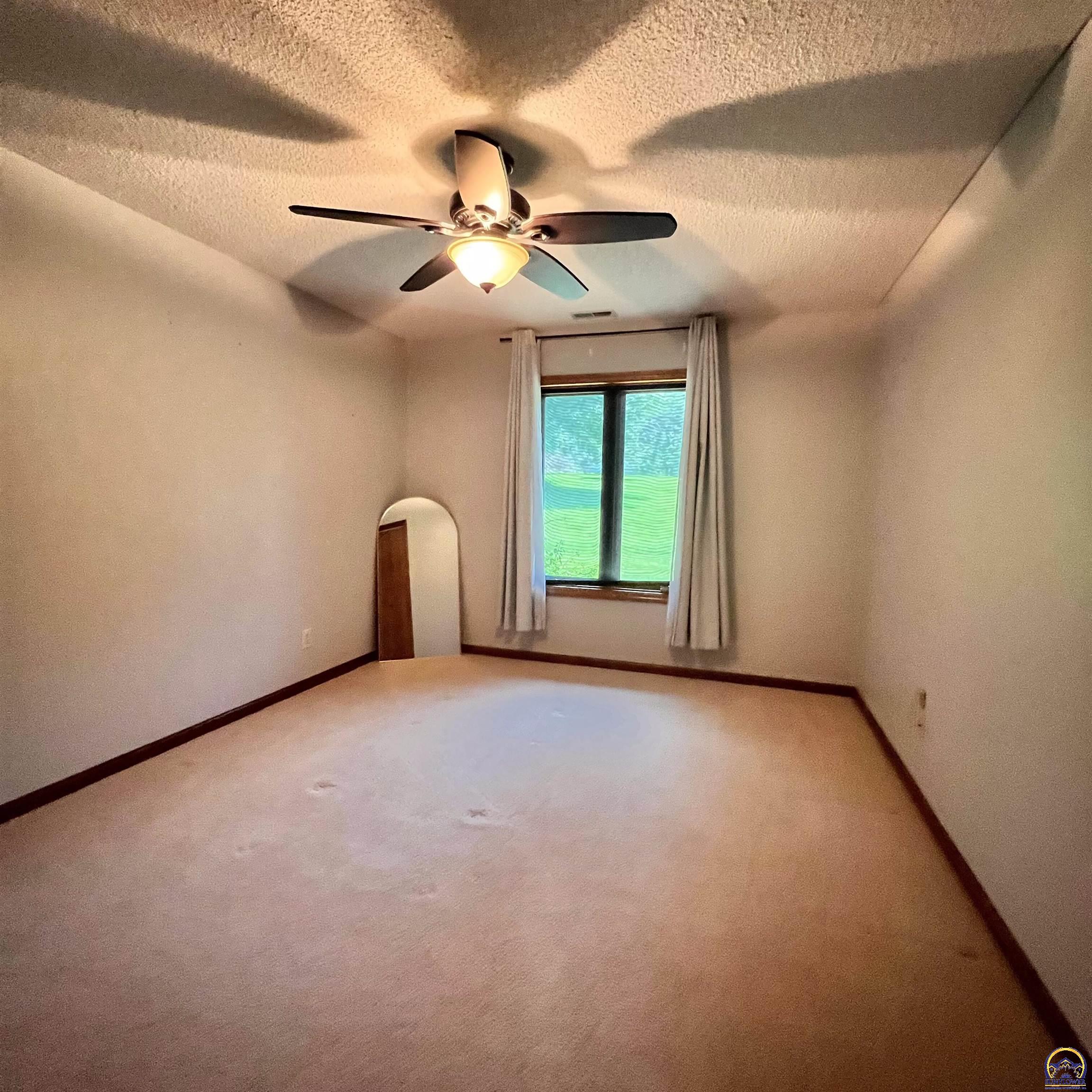 3840 Northeast Kimbal Road Topeka, KS 66617 - Photo 26 of 32
