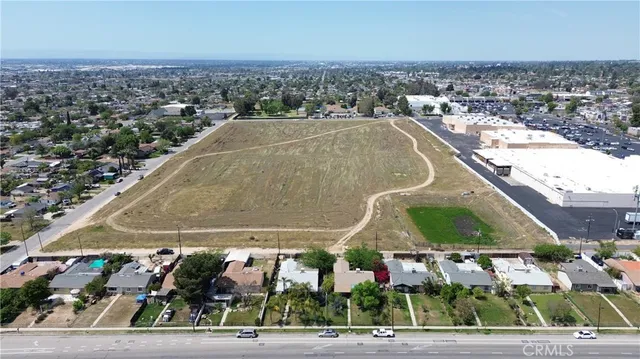 a view of a tennis court