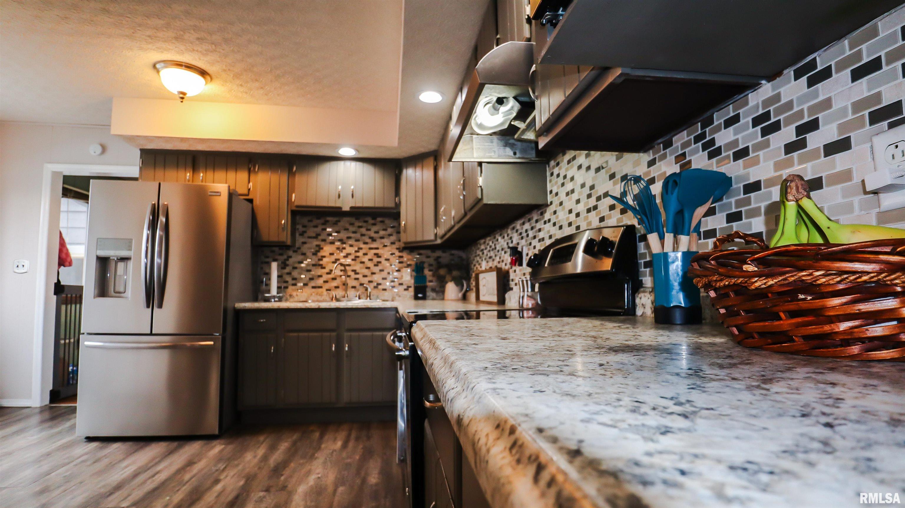 105 West Callie Street Sesser, IL 62884 - Photo 15 of 36