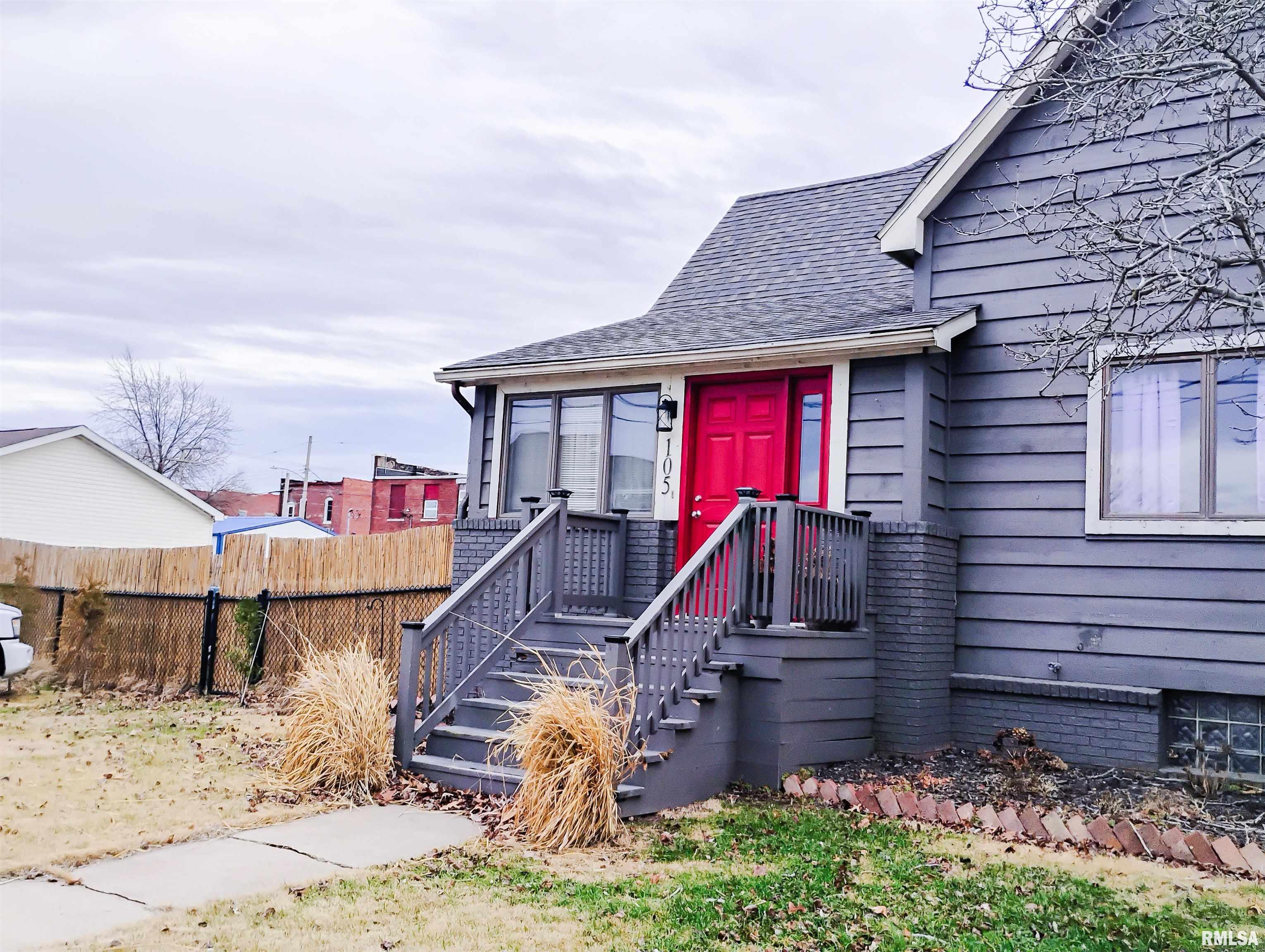 105 West Callie Street Sesser, IL 62884 - Photo 2 of 36