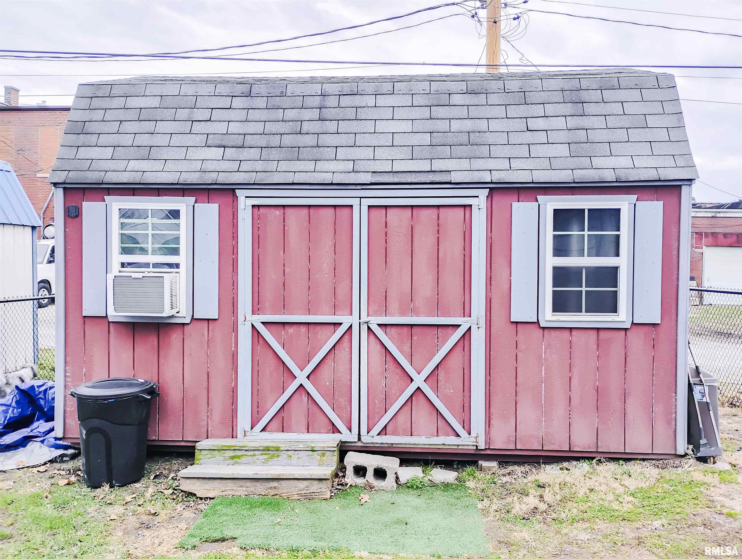 105 West Callie Street Sesser, IL 62884 - Photo 10 of 36