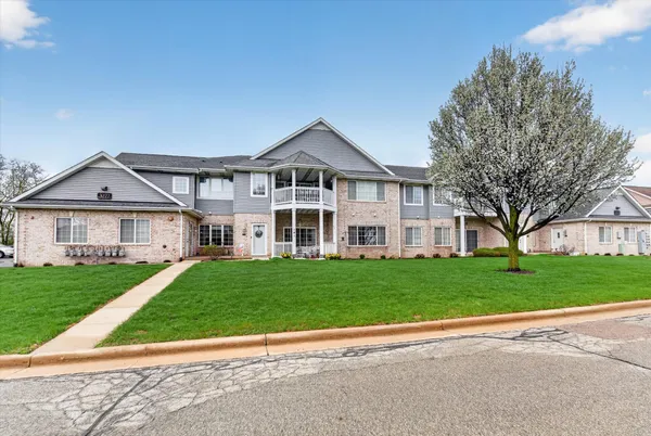$297,900 | 3222 55th Court, Unit 146, Kenosha, WI 53144