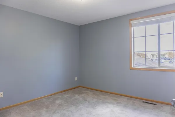 $1,995 | 1118 Larkspur Lane, Waconia, MN 55387