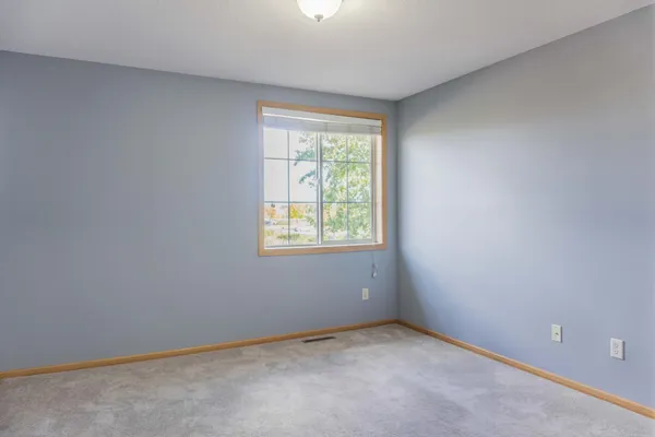 $1,995 | 1118 Larkspur Lane, Waconia, MN 55387