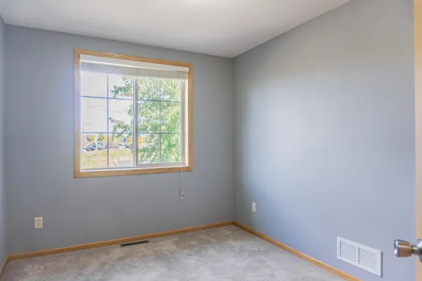 $1,995 | 1118 Larkspur Lane, Waconia, MN 55387