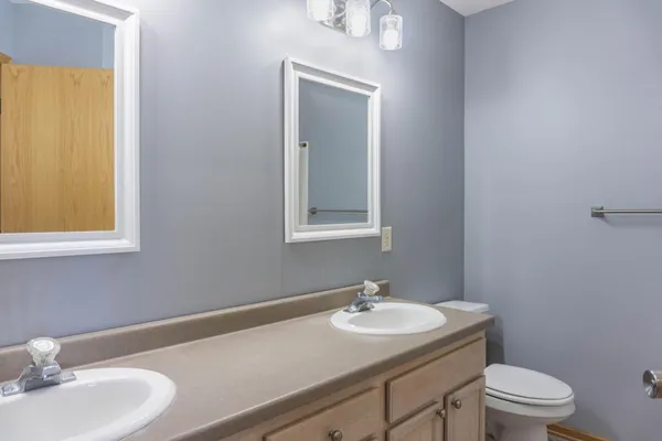 $1,995 | 1118 Larkspur Lane, Waconia, MN 55387
