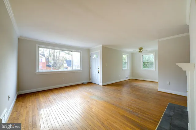 $2,500 | 10022 Brunett Avenue, Silver Spring, MD 20901