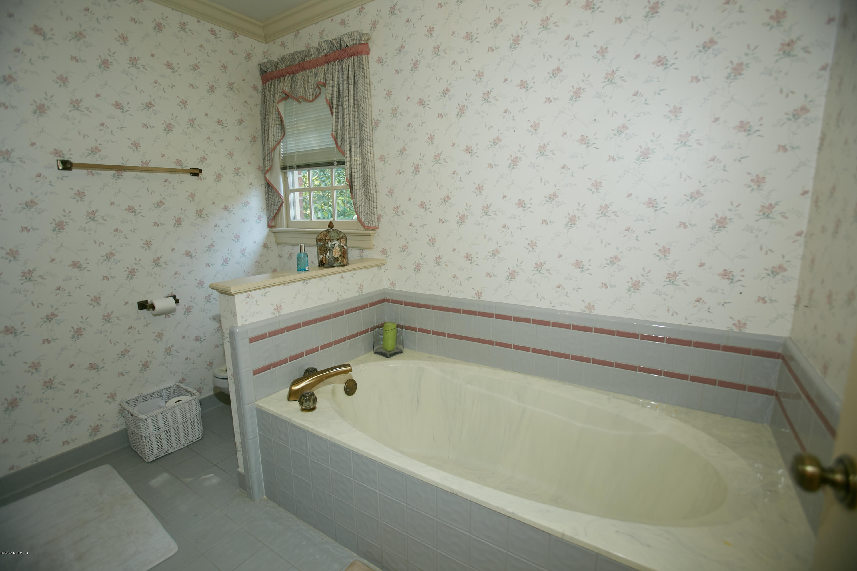 1407 Waverly Road Northwest Wilson, NC 27896 - Photo 13 of 27 13 Master Bathroom