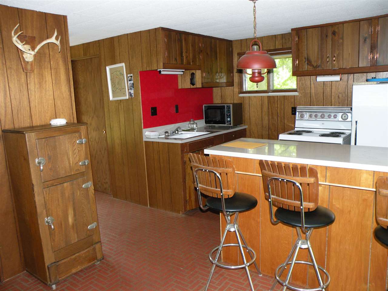 3610 Howard Road Beaverton, MI 48612 - Photo 6 of 13 1812597-5.JPG