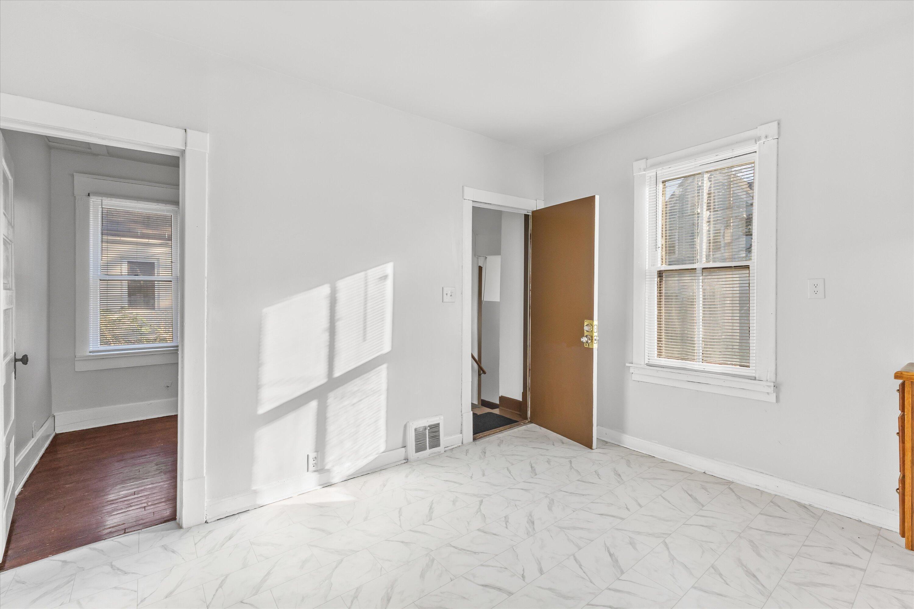 1222 North 26th Street, Unit 1224 Milwaukee, WI 53205 - Photo 17 of 44 Kitchen Lower Unit