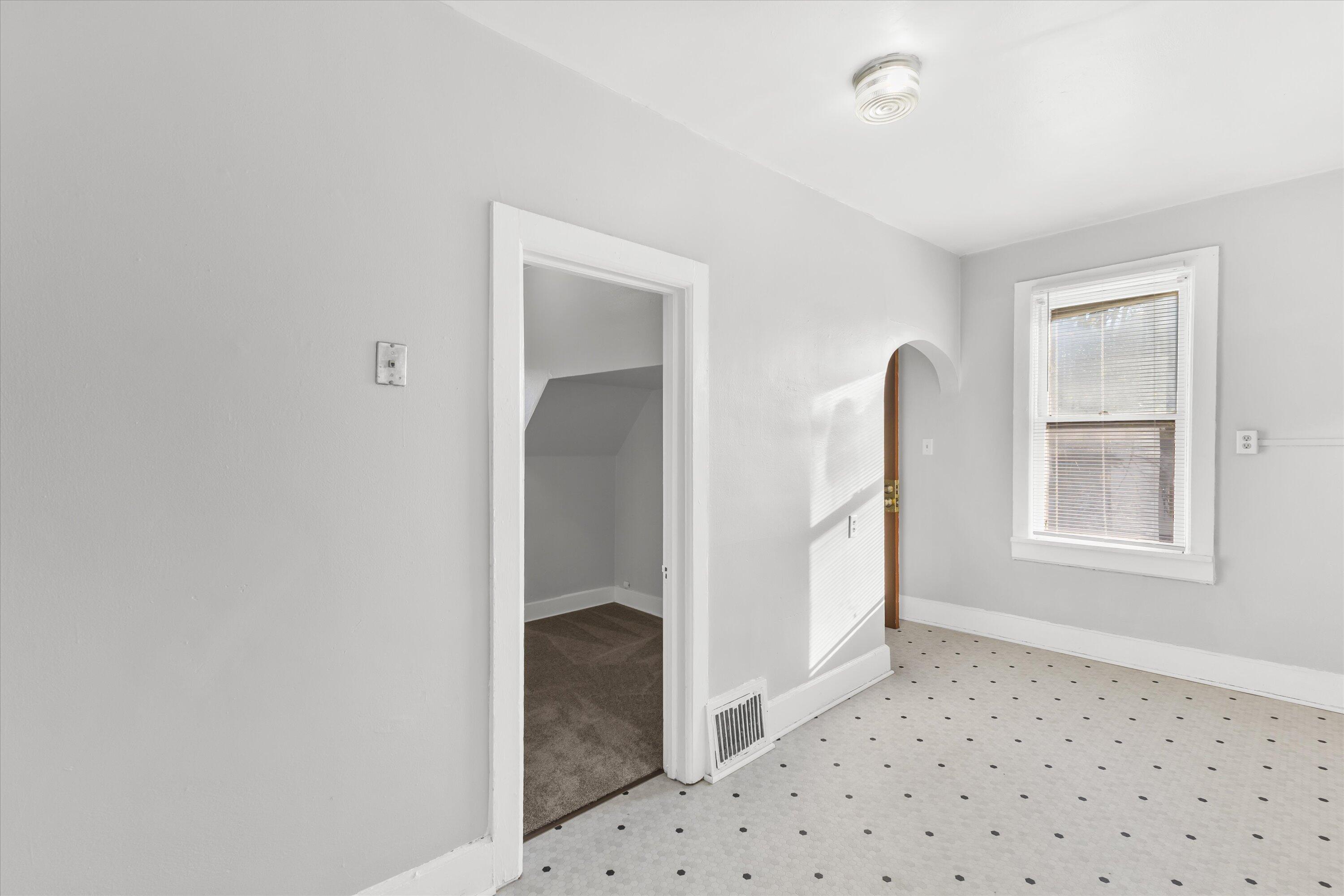 1222 North 26th Street, Unit 1224 Milwaukee, WI 53205 - Photo 34 of 44 Kitchen Upper Unit