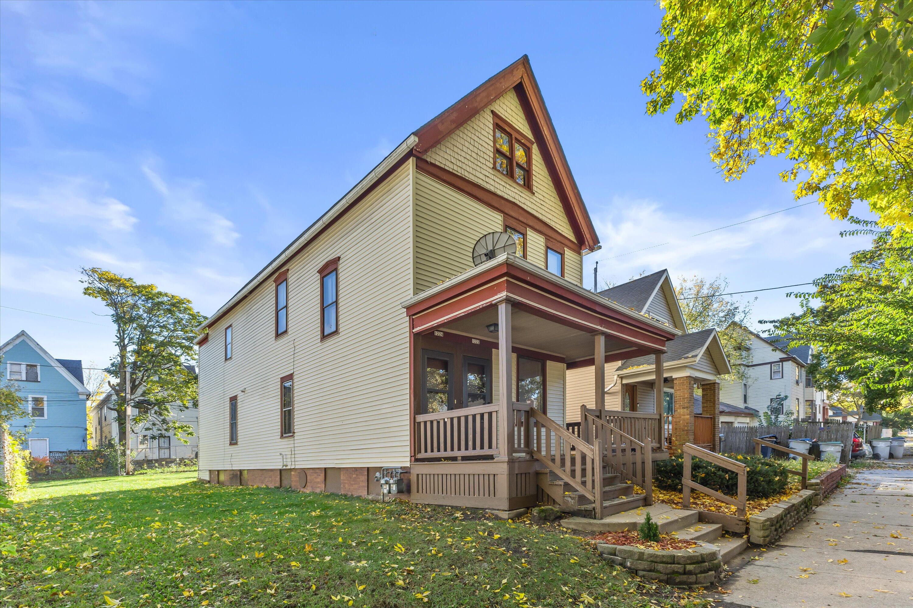 1222 North 26th Street, Unit 1224 Milwaukee, WI 53205 - Photo 3 of 44 Front