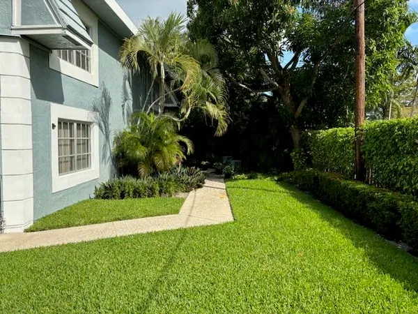 $2,095 | 422 Southwest 9th Street, Unit 6, Boca Raton, FL 33432