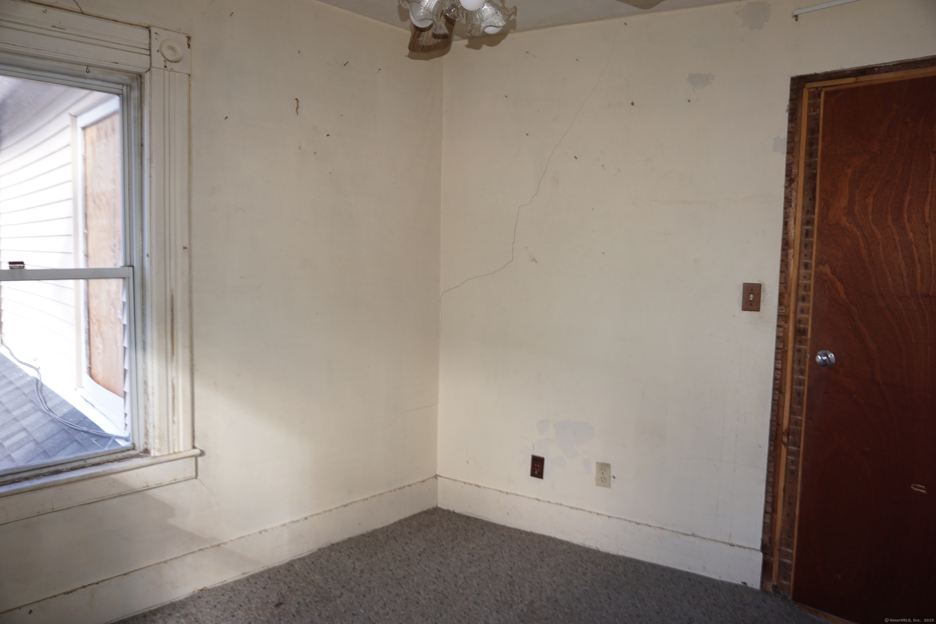 327 Orange Street Springfield, MA 01108 - Photo 16 of 32 a view of an empty room