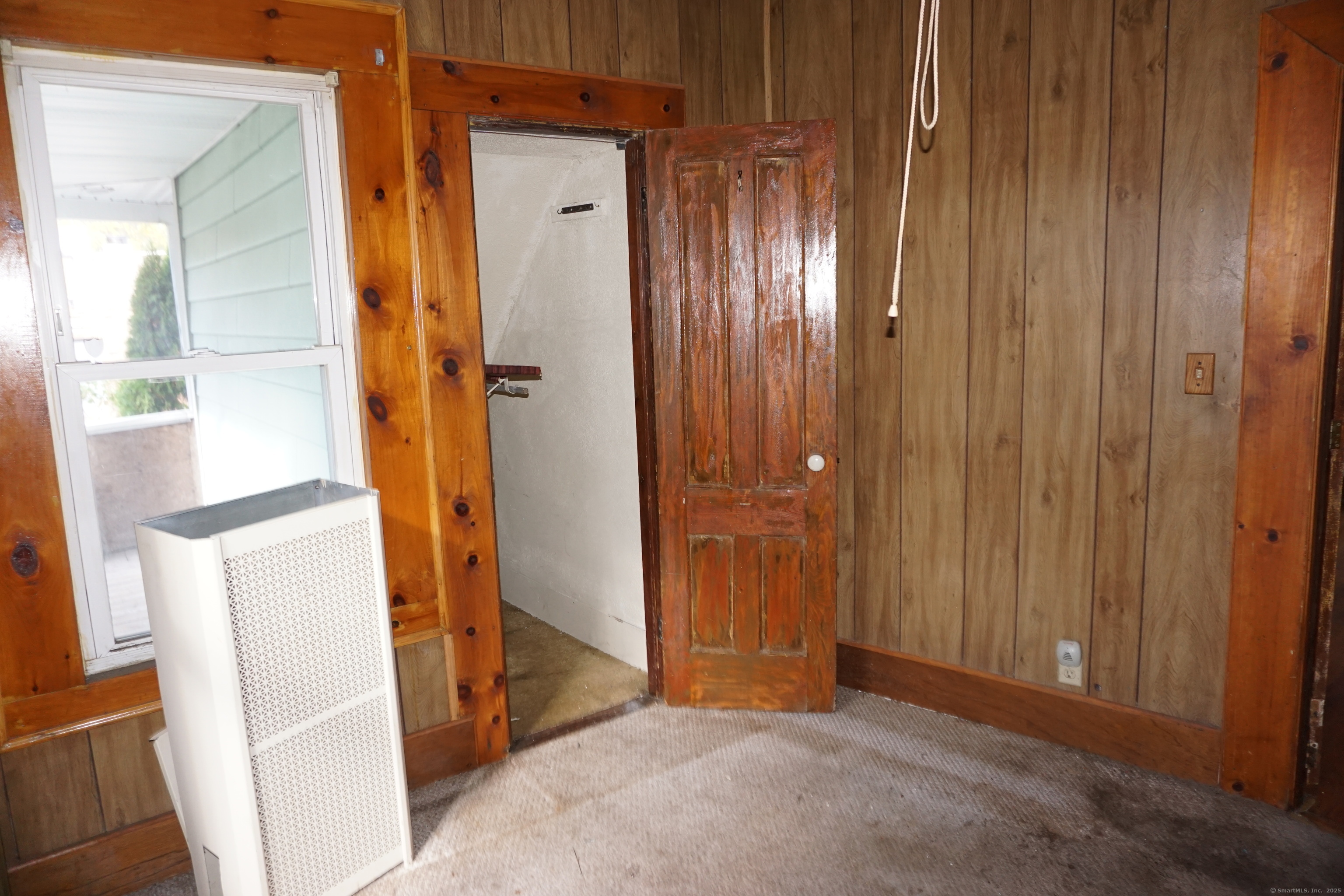 327 Orange Street Springfield, MA 01108 - Photo 8 of 32