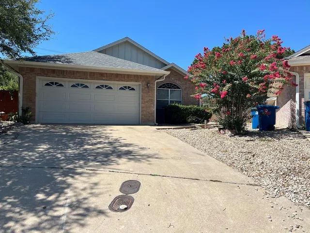$2,300 | 113 Los Cedros Loop, Kerrville, TX 78028