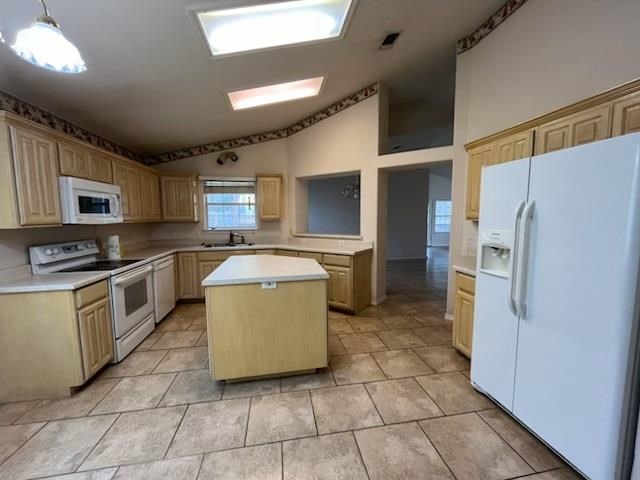 113 Los Cedros Loop Kerrville, TX 78028 - Photo 4 of 8