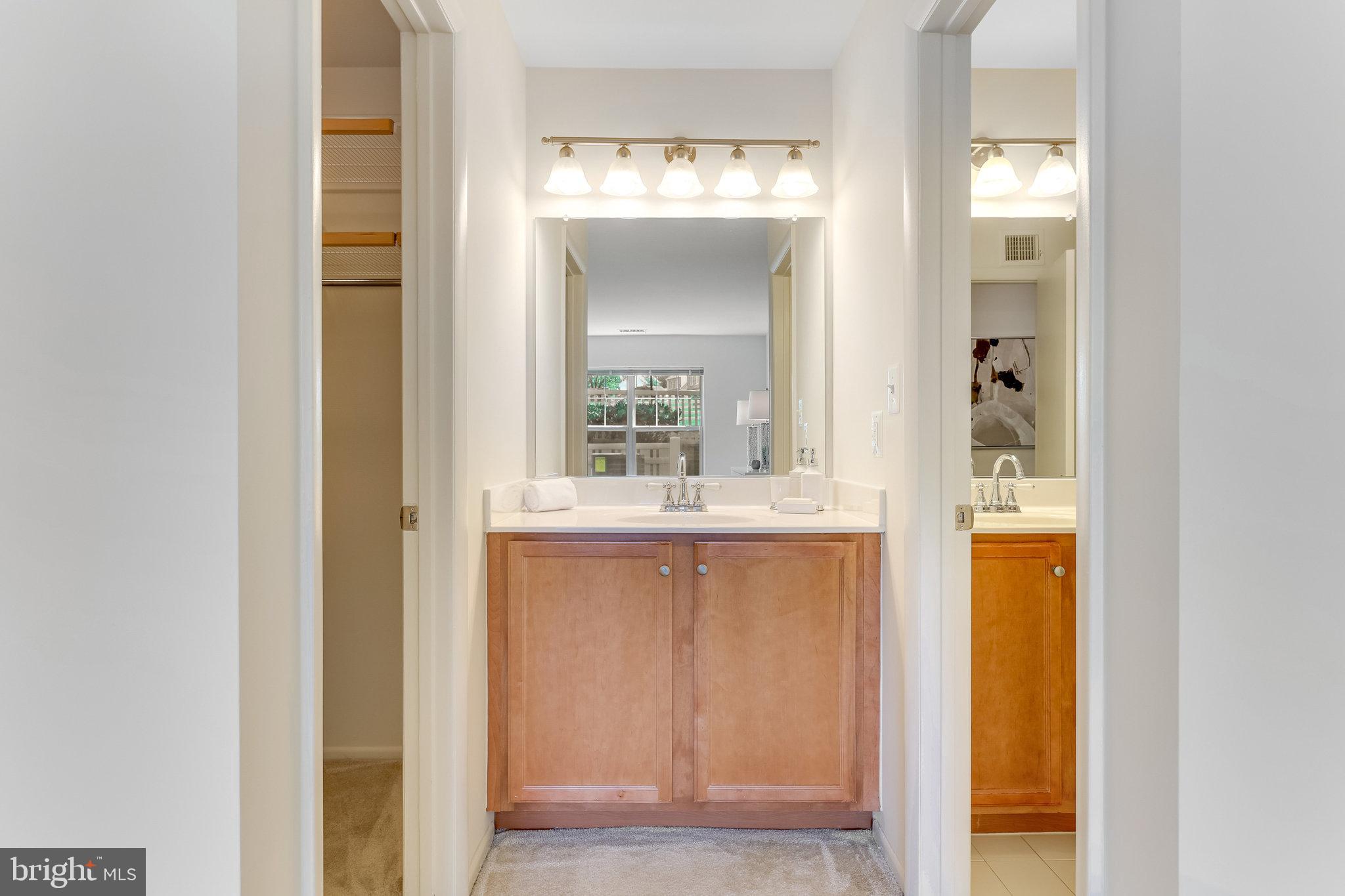 11655 Chesterfield Court Reston, VA 20190 - Photo 15 of 41 Gallery Image 15