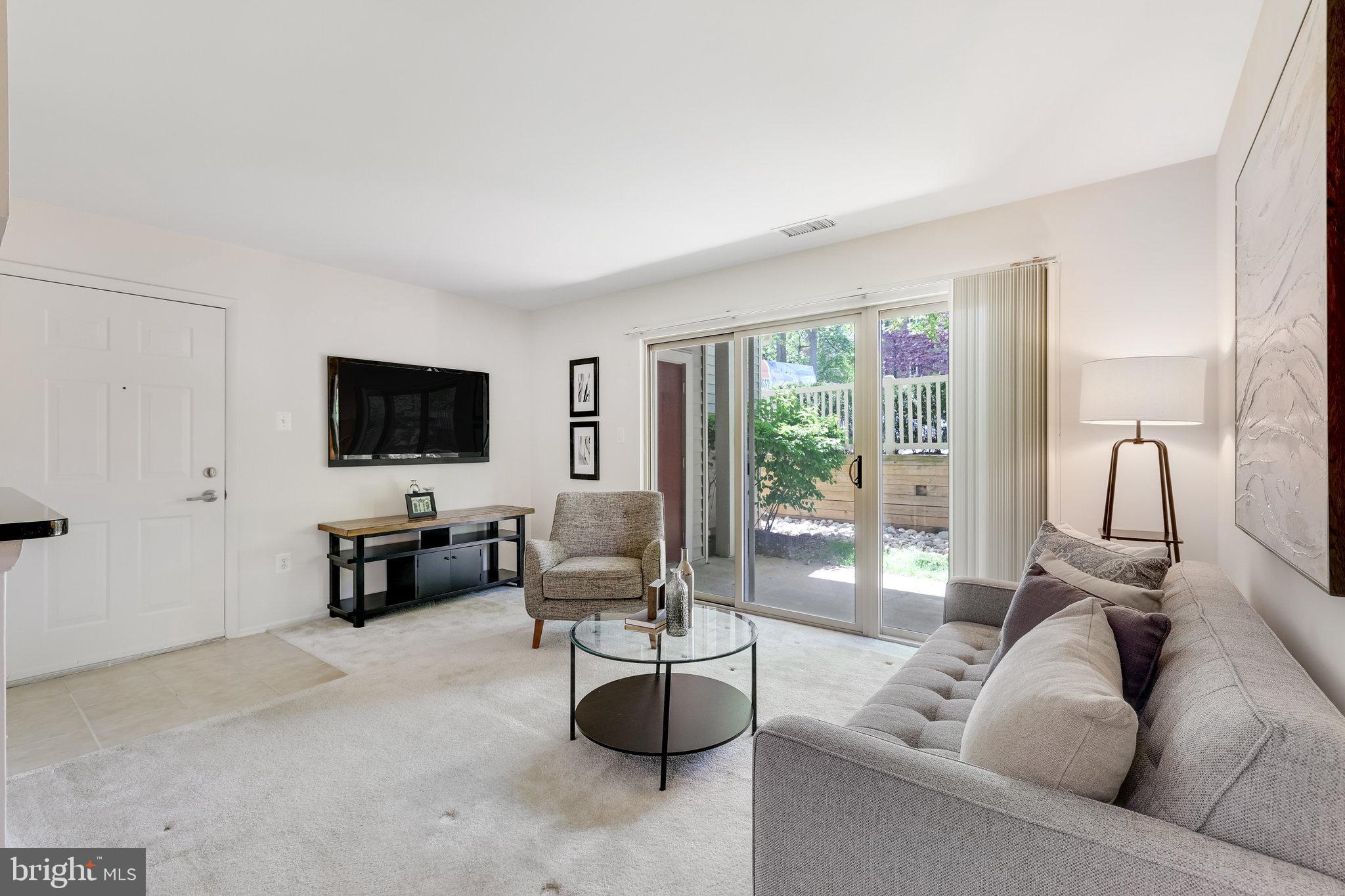 11655 Chesterfield Court Reston, VA 20190 - Photo 4 of 41 Gallery Image 4