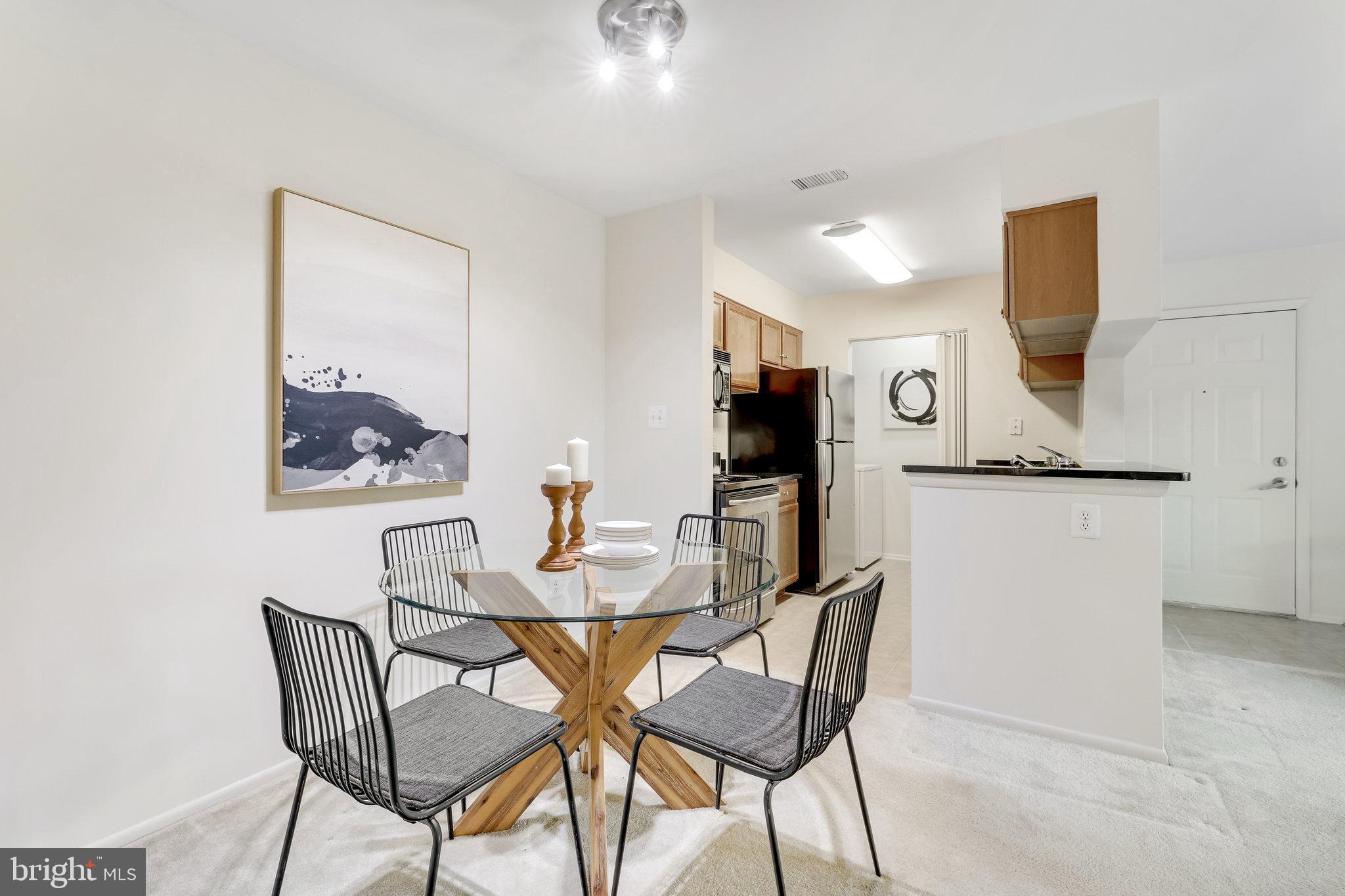 11655 Chesterfield Court Reston, VA 20190 - Photo 8 of 41 Gallery Image 8