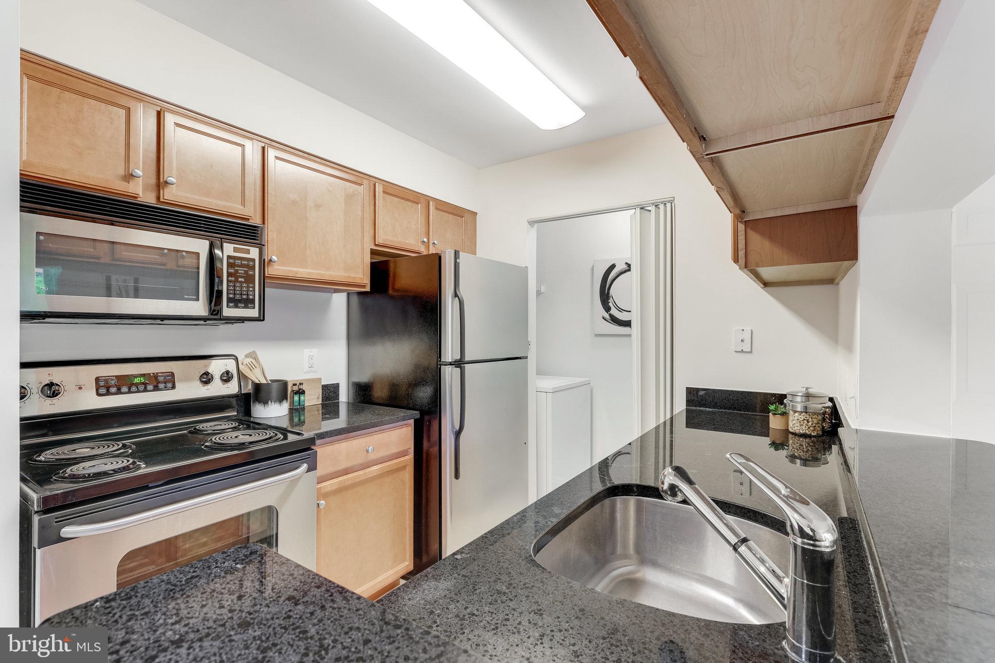 11655 Chesterfield Court Reston, VA 20190 - Photo 10 of 41 Gallery Image 10