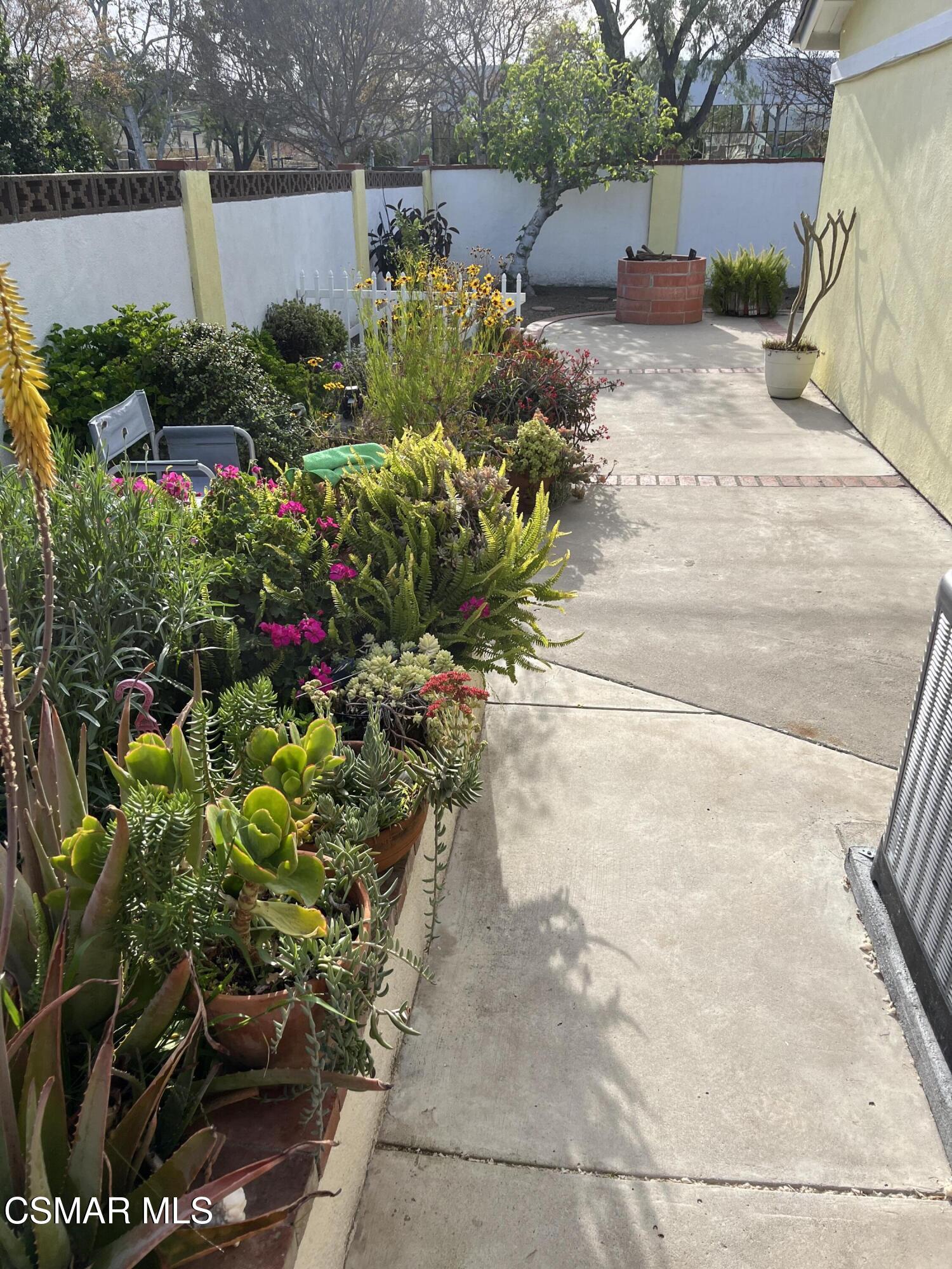 2161 Lysander Avenue Simi Valley, CA 93065 - Photo 35 of 44 a bunch of flowers and trees