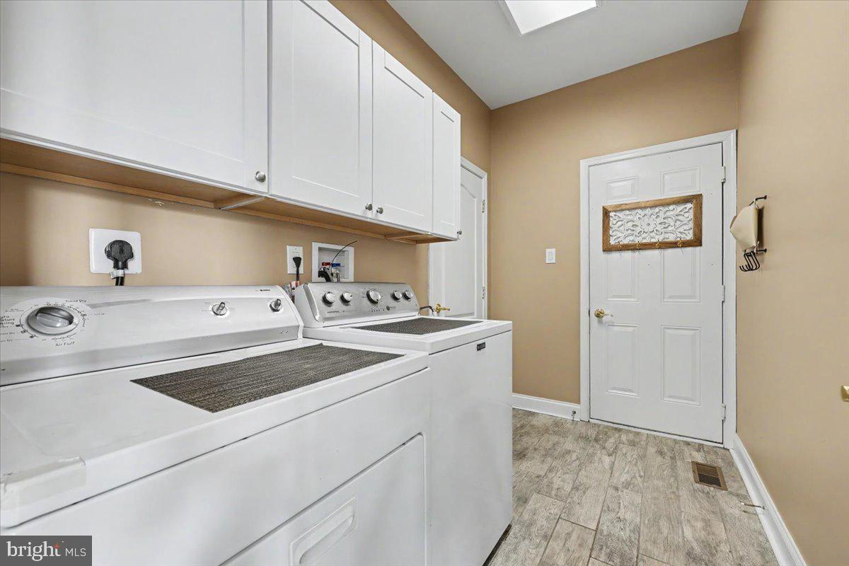 32 Par Circle Pottstown, PA 19464 - Photo 22 of 34 a kitchen with a sink a stove and cabinets