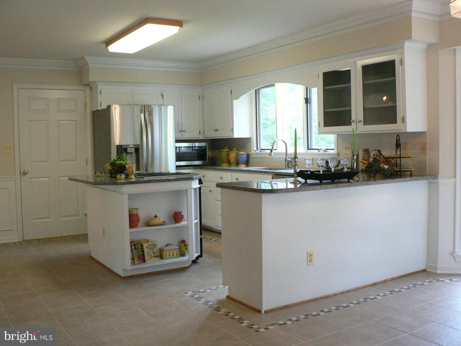 17608 Longdraft Road Gaithersburg, MD 20878 - Photo 4 of 30 Kitchen