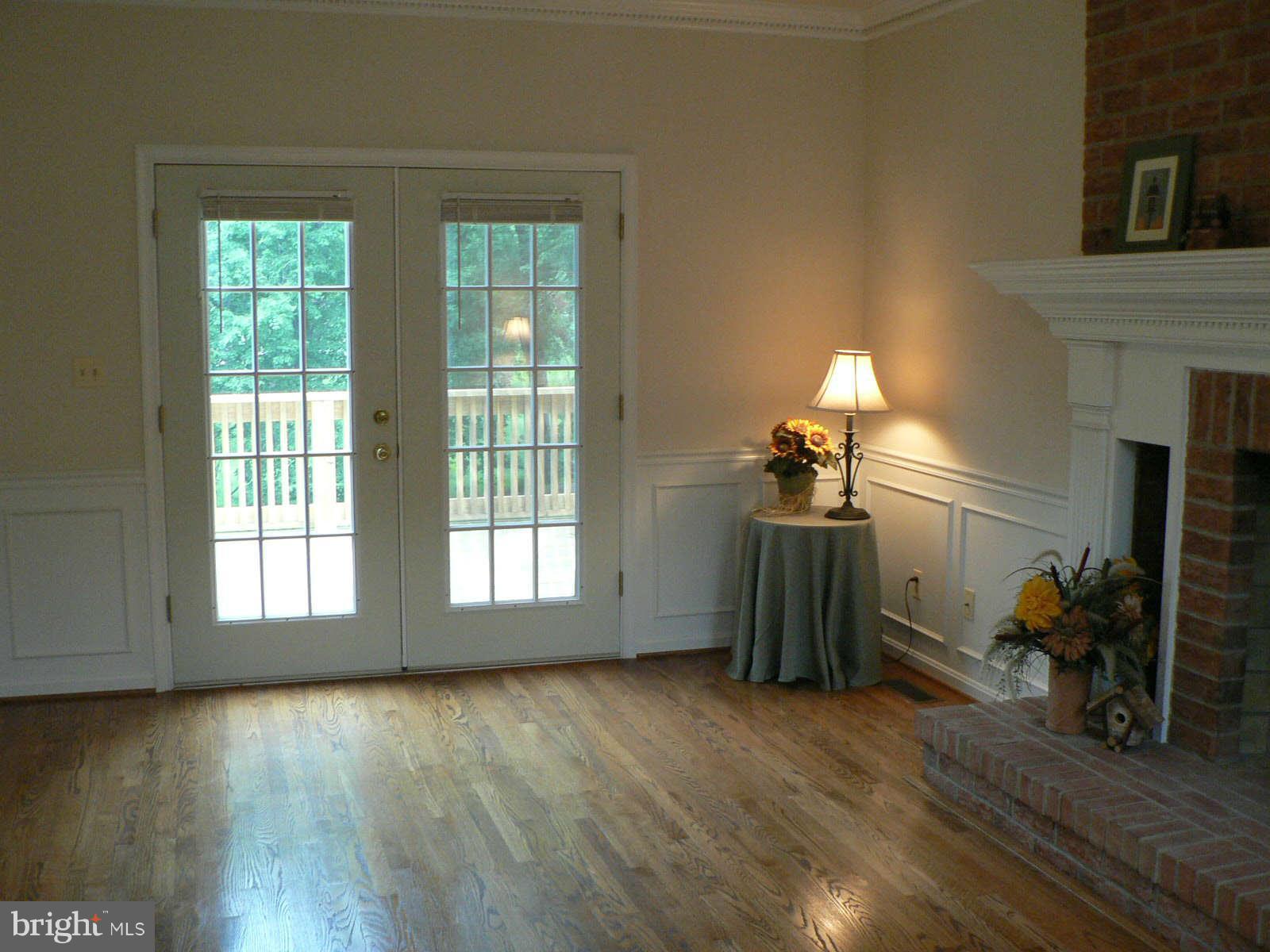 17608 Longdraft Road Gaithersburg, MD 20878 - Photo 9 of 30 Family Room