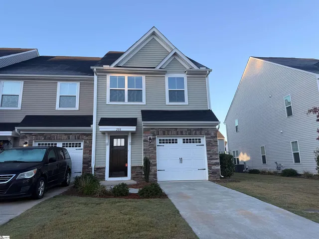 $1,600 | 208 Roudwood Drive, Simpsonville, SC 29680