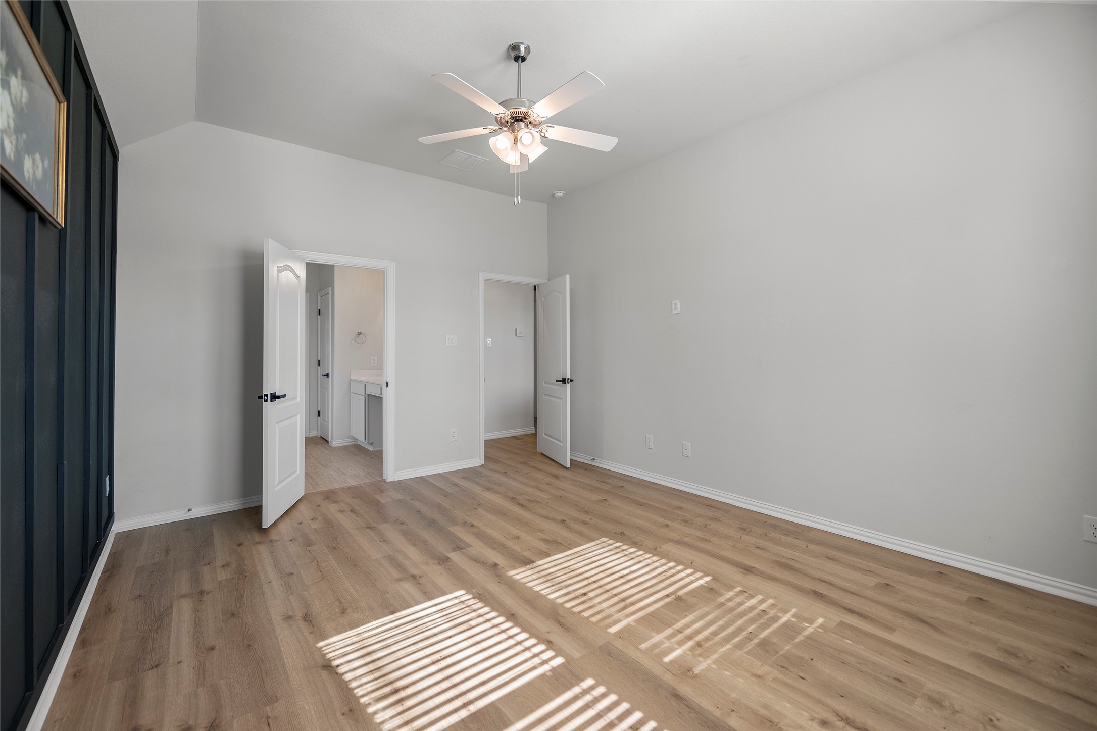 427 Shoreview Drive Conroe, TX 77303 - Photo 19 of 48 Primary Bedroom
