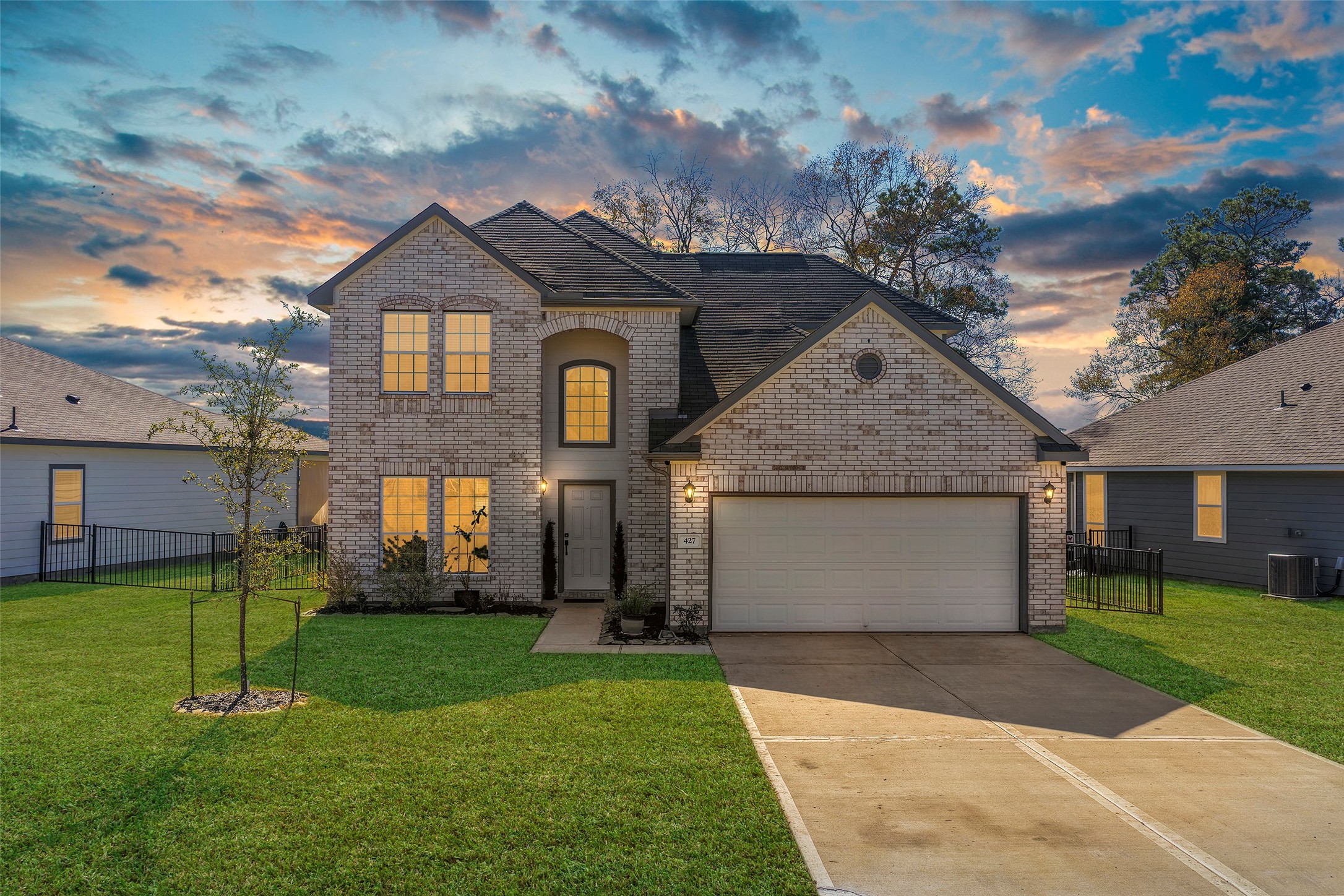 427 Shoreview Drive Conroe, TX 77303 - Photo 2 of 48 Welcome To 427 Shoreview Drive