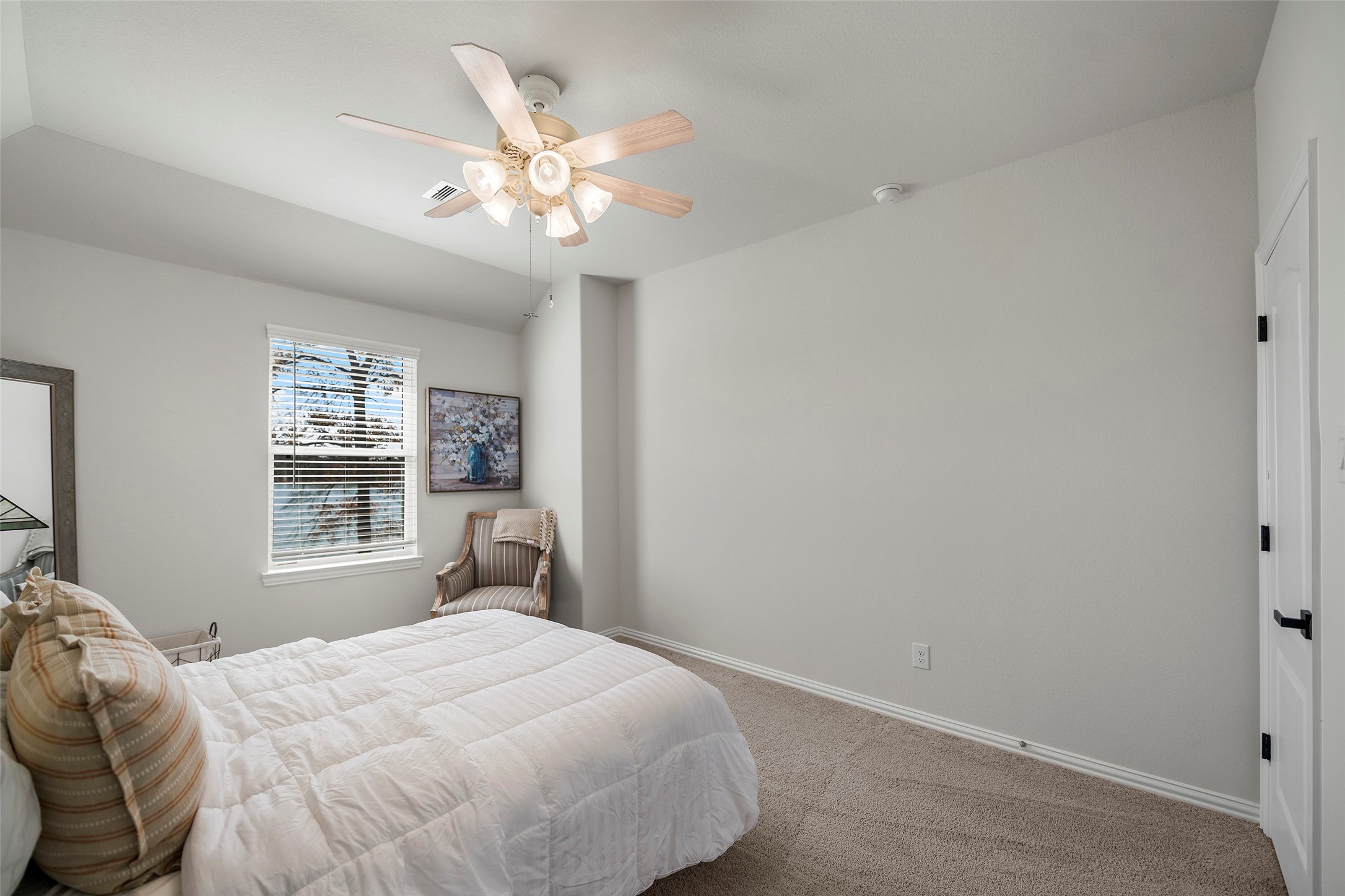 427 Shoreview Drive Conroe, TX 77303 - Photo 30 of 48 Bedroom 3