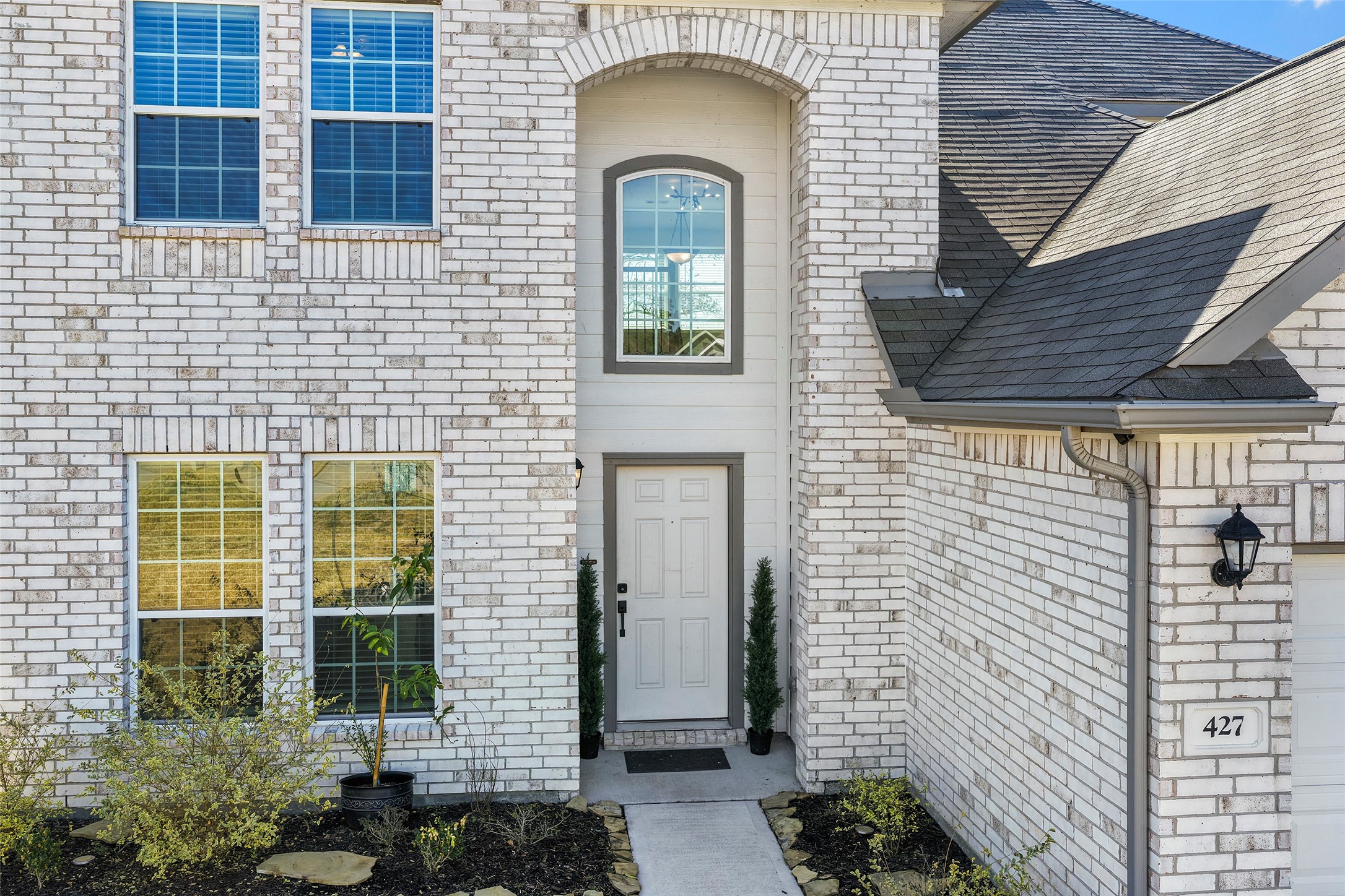 427 Shoreview Drive Conroe, TX 77303 - Photo 4 of 48