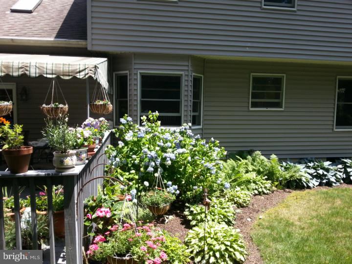 200 Ravenwood Road Exton, PA 19341 - Photo 22 of 25 Exterior Back