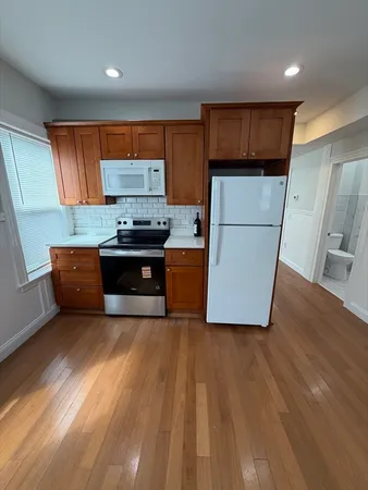 $3,000 | 832 Montello Street, Unit 3, Brockton, MA 02301