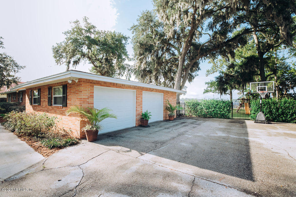 348 Broward Road Jacksonville, FL 32218 - Photo 11 of 59 2 Car Garage