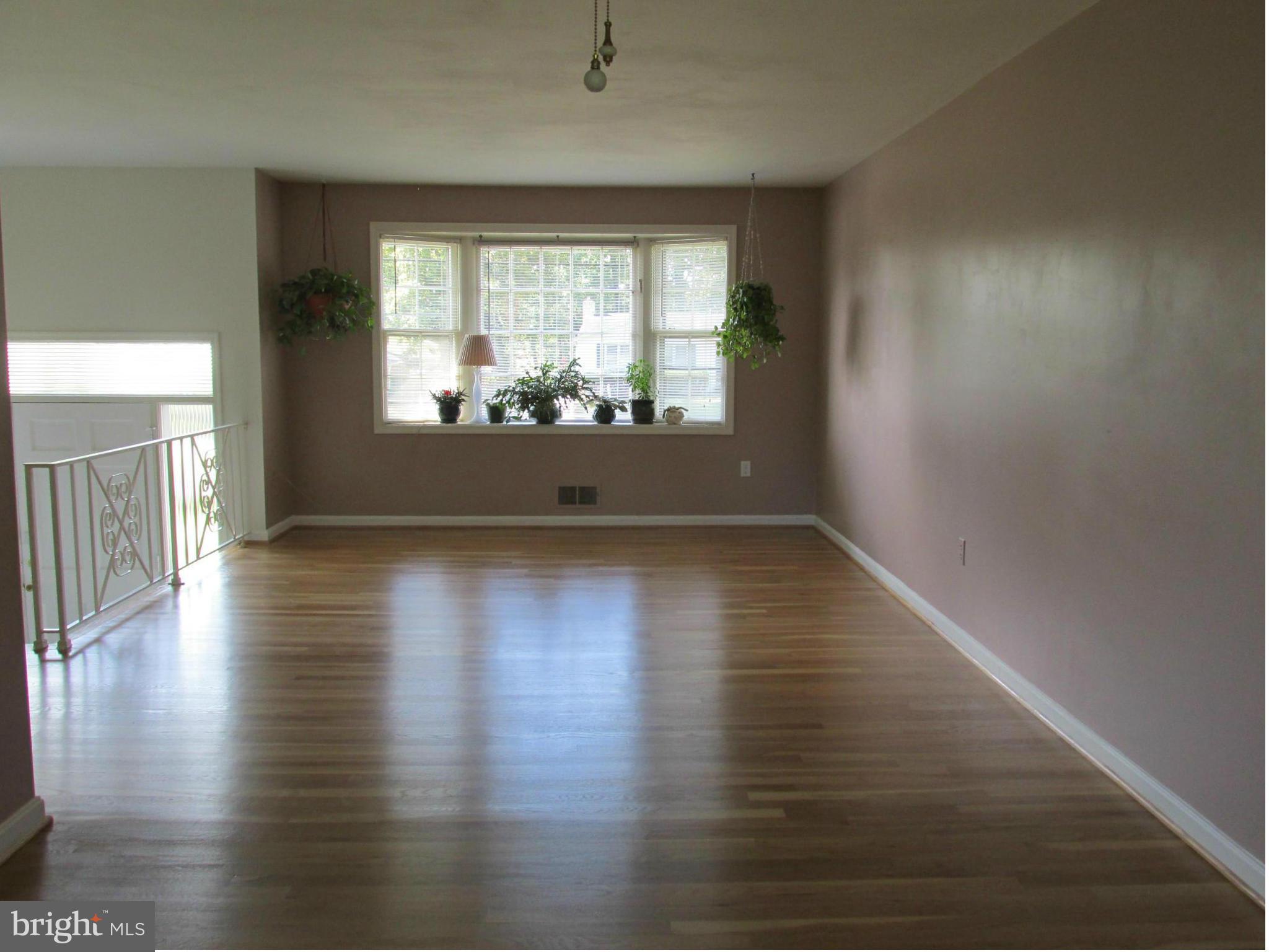 2304 Musgrove Road Silver Spring, MD 20904 - Photo 5 of 28 Living Room