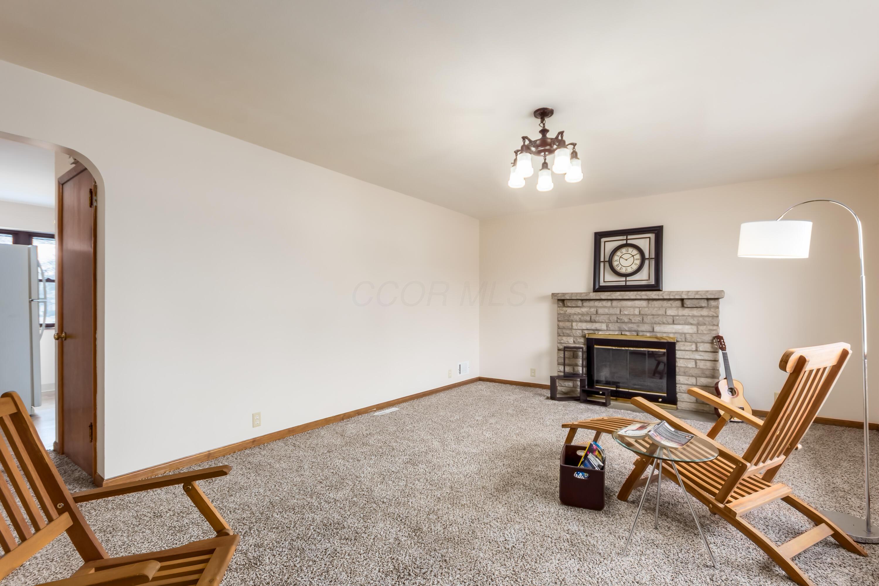 4256 Hoover Road Grove City, OH 43123 - Photo 7 of 25