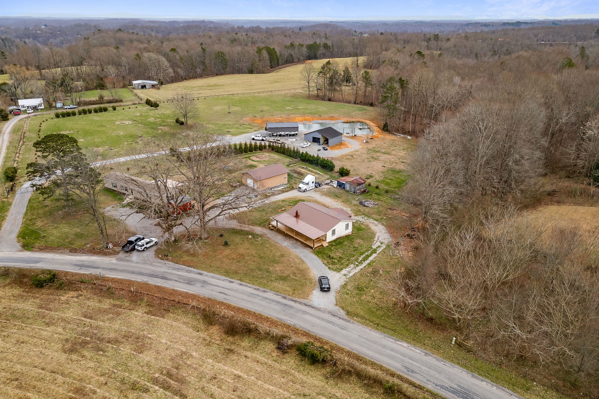 964 Old W Point Road Smithville, TN 37166 - Photo 4 of 38 Gallery Image 4