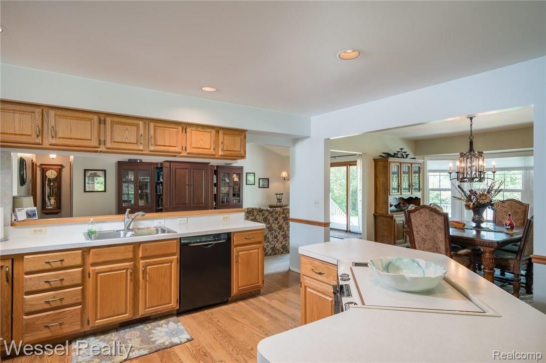 12253 East Ridge Drive Romeo, MI 48065 - Photo 15 of 46 Eridge-18.jpg