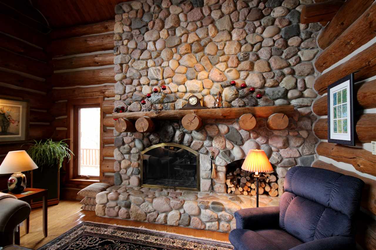 9976 East Grandview Road Traverse City, MI 49684 - Photo 7 of 60 1837755-6.JPG