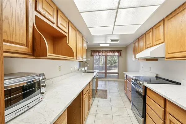 $2,700 | 5706 Durant Road, Dover, FL 33527