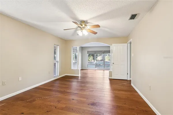 $2,700 | 5706 Durant Road, Dover, FL 33527