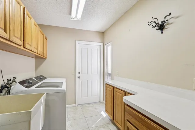 $2,800 | 5706 Durant Road, Dover, FL 33527