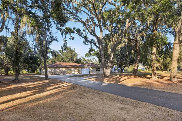 $2,650 | 5706 Durant Road, Dover, FL 33527