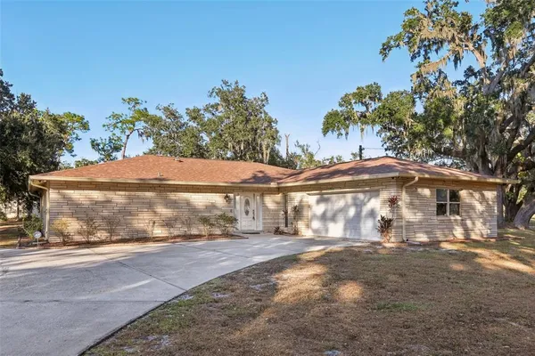 $2,700 | 5706 Durant Road, Dover, FL 33527