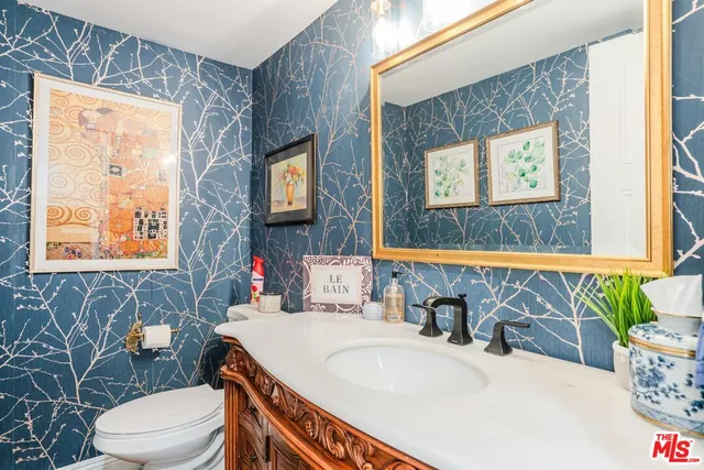 $4,500 | 18100 Burbank Boulevard, Unit 26, Tarzana, CA 91356