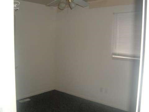 979 Parallel Street Fenton, MI 48430 - Photo 8 of 10 20386343-7.JPG